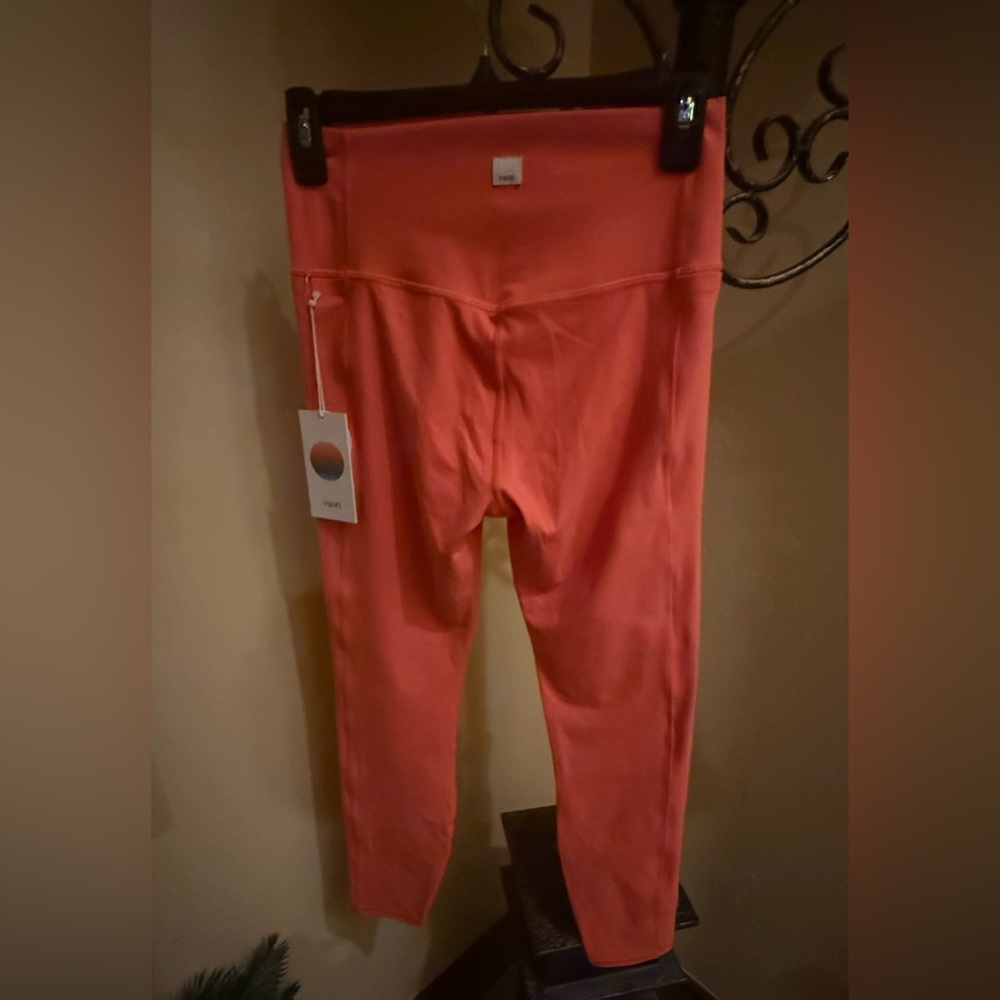 #522 NWT Vuori Studio Pocket Legging Sz M Grapefruit VW466 - Picture 8 of 8